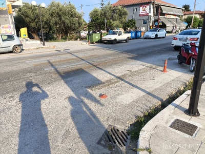 Σήμανση διάβασης πεζών και συντήρηση κολωνακια
