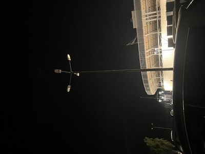 φώτα στο Πάρκιγκ δίπλα από το Πνευματικό κέντρο